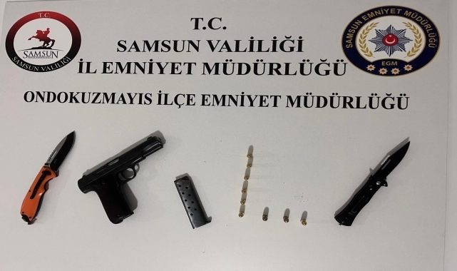 Samsun'da tabanca ve bıçak ele geçirildi