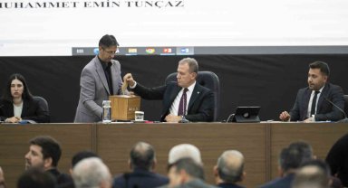 Seçer: