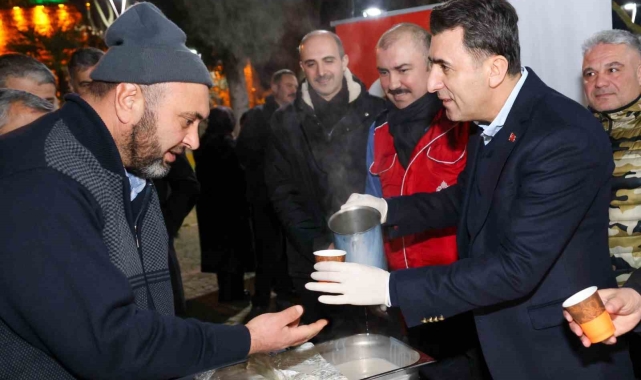 Şeyh Edebali Türbesi'nde vatandaşlara salep ikramı