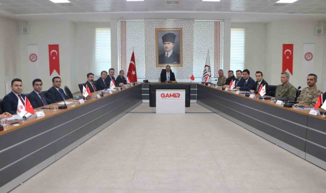 Siirt'te güvenlik ve asayiş toplantısı