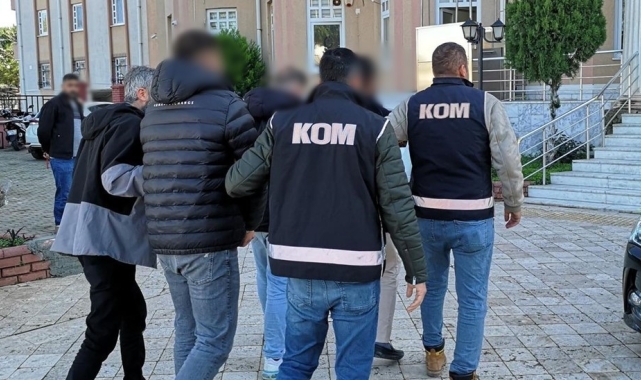 Silah tehdidi ile haksız kazanç sağlamaya çalışan 3 şüpheli tutuklandı