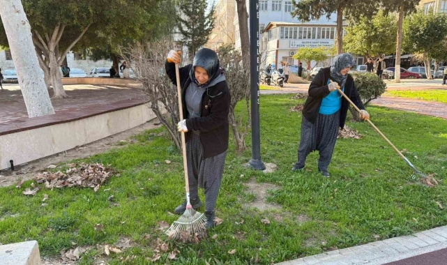 Silifke'de park ve yeşil alanlar bakıma alındı