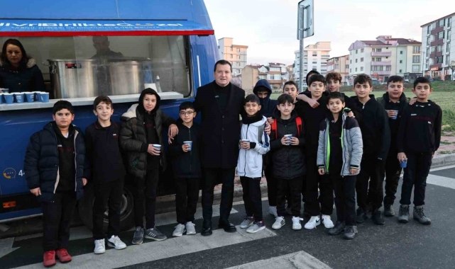 Silivri'de öğrencilere çorba ikram edildi