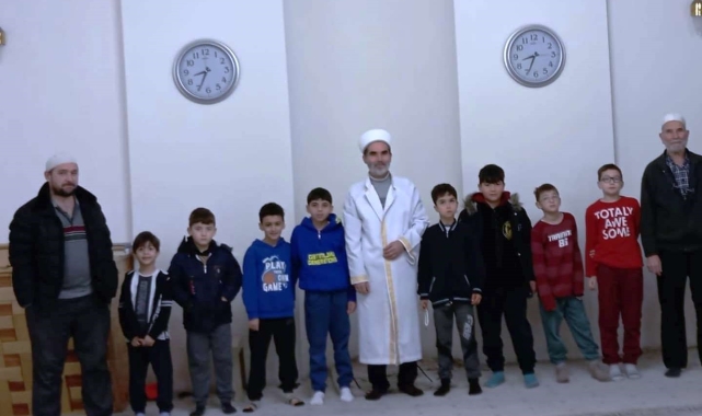 Simav Kadıoğlu Camiinde 15. sabah namazı, çocuk ve gençlik buluşması