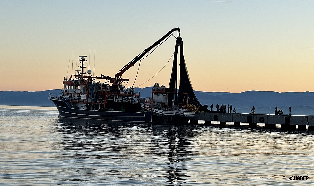 Sinop'un doğal limanı, Karadeniz'de avlanan balıkçıların güvenli limanı olmaya devam ediyor