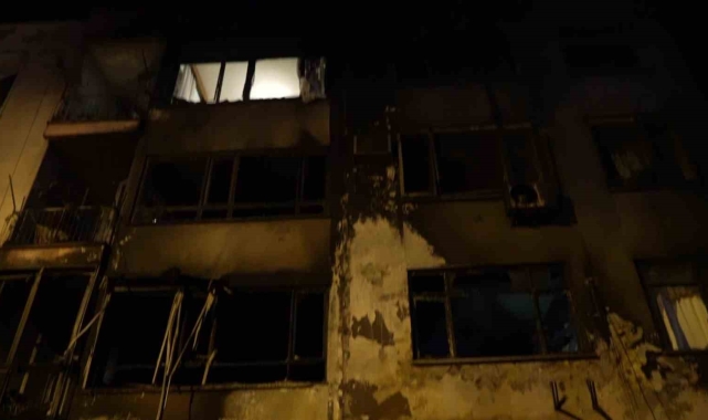 Spotçuda başlayan yangın apartmanı sardı: 1 ölü, 2 yaralı