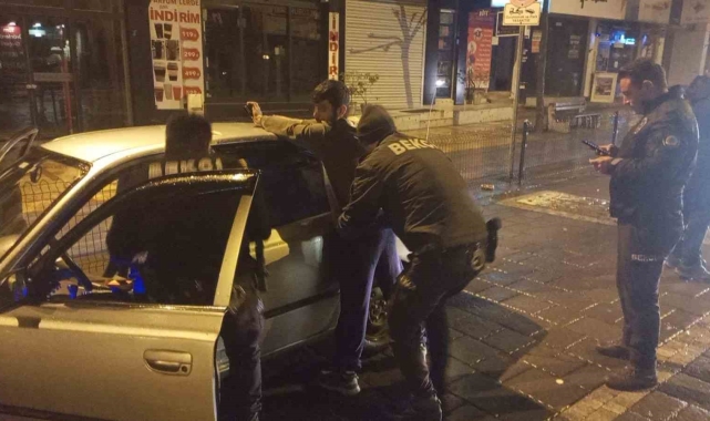 Şüpheli olarak durdurulan araçtan uyuşturucu çıktı
