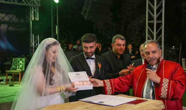 Talas'ta bin 668 çift 'evet' dedi