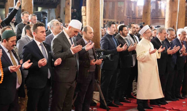 Tarihi Ulu Camii'de Regaip Kandili özel programı ile tarihi bir gün yaşandı