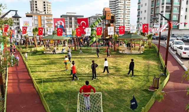Tarsus'ta 'Mutlu Çocuk Parkı' açıldı