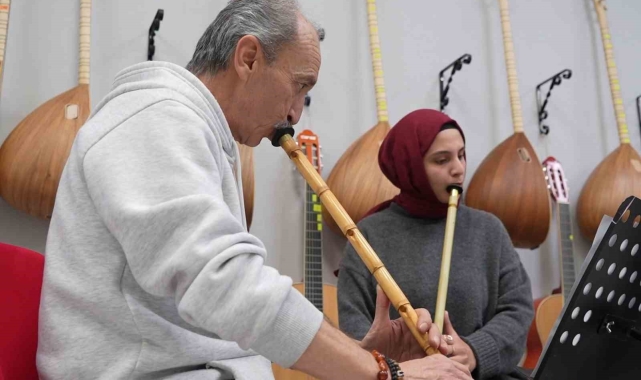 Tasavvuf musikisini gençlerle buluşturan neyzen: Hem üretiyor hem öğretiyor