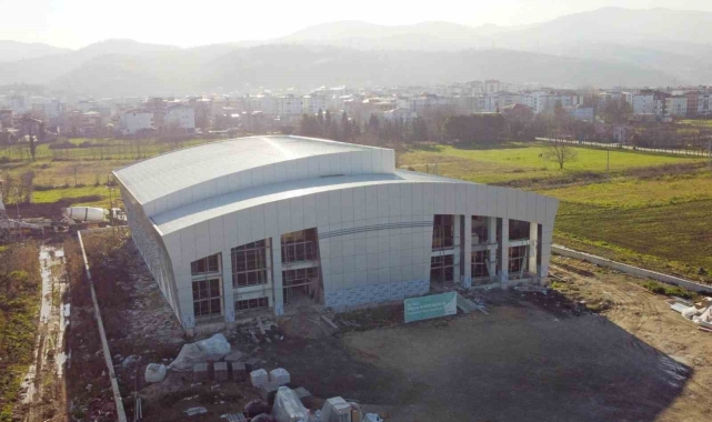 Tekkeköy Yarı Olimpik Yüzme Havuzu'nda sona gelindi