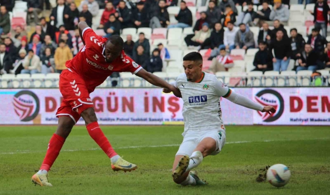 Trendyol Süper Lig: Sivasspor: 1 - Corendon Alanyaspor: 1
