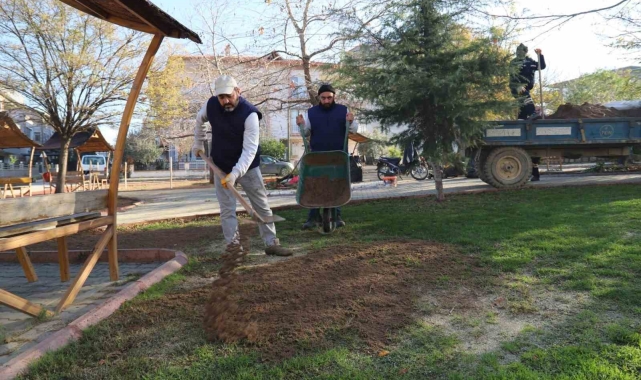 Turgutlu'nun park ve bahçelerinde yoğun çalışma