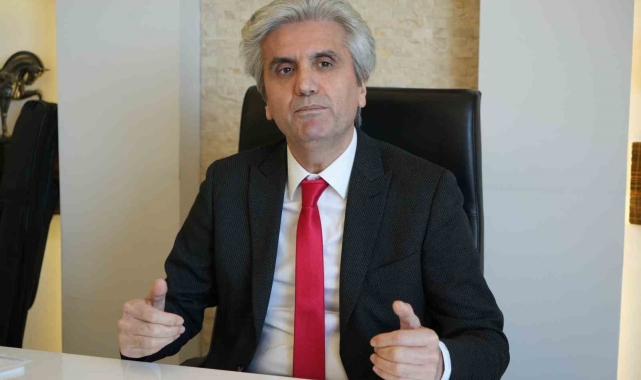 Ünlü estetikçiden gençlere 'yüz germe' ameliyatları uyarısı: "40'lı yaşlardan sonra yapılmalı"
