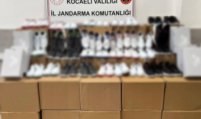 Ünlü markalara ait sahte giyim ve ayakkabı ele geçirildi