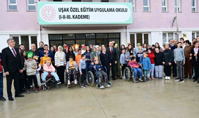 Uşak'ta 'Okulumda Sağlıklı Besleniyorum' projesi meyve şenliği etkinliği yapıldı