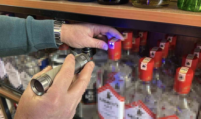 Üsküdar'da sahte ve kaçak alkol denetimi yapıldı