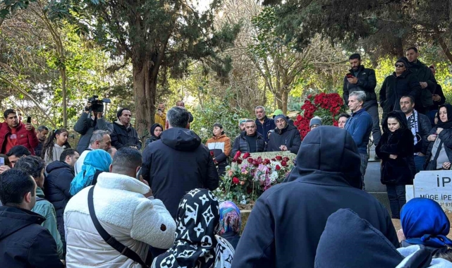 Usta sanatçı Ferdi Tayfur'un sevenleri kabrine akın etti