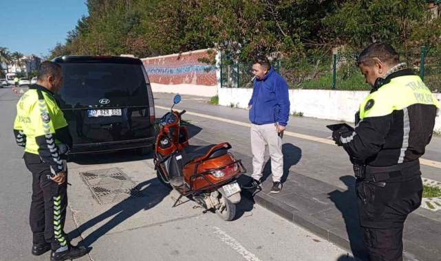 Uygulamadan kaçmaya çalışan motosikletlilere polis sürprizi