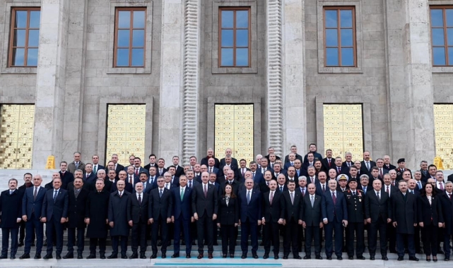 Vali Aydoğdu Gazi Meclisinde düzenlenen programa katıldı