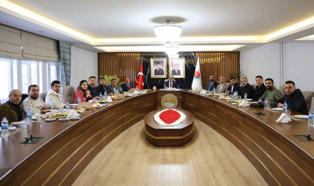 Vali Ekici: "Gazetecilik zor bir meslek"