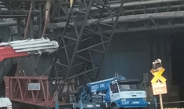 Vinç işçilerin üzerine devrildi; 1 ölü, 1 yaralı