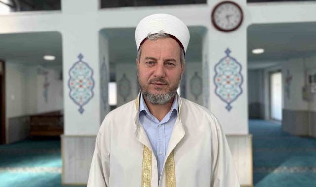 Yabancı turisti camide ağırladı, turist sosyal medyadan teşekkür etti