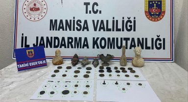 Yaşlı adamın evinden tarih fışkırdı