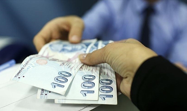 Yaşlı ve engelli aylıkları hesaplara yatırıldı