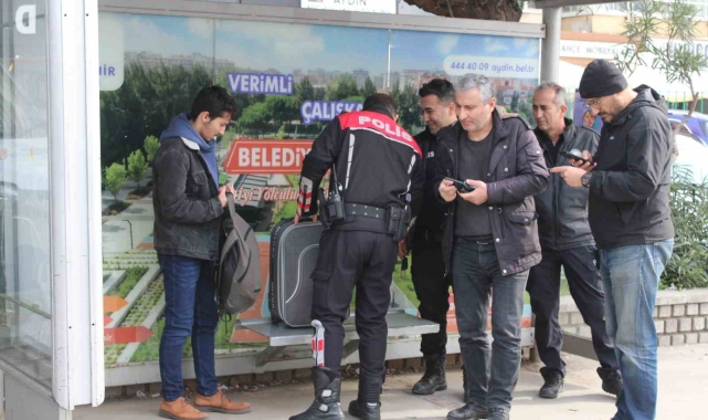 Yemek yemeye gitti, valizlerinden oluyordu