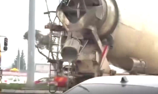 Yola beton dökerek ilerleyen mikser sürücüsüne 2 bin 72 lira ceza