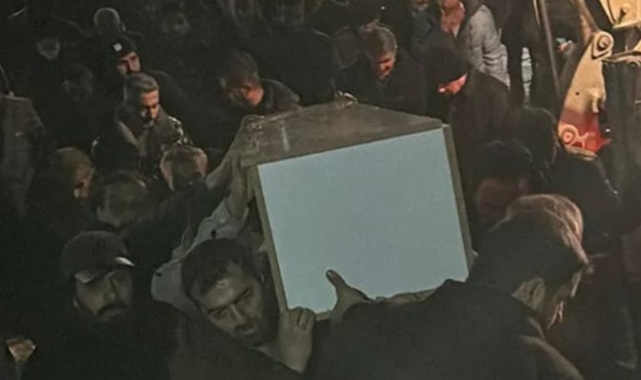 Yüksekova'da köpeklerin saldırısı sonucu ölen 12 yaşındaki Eslem toprağa verildi