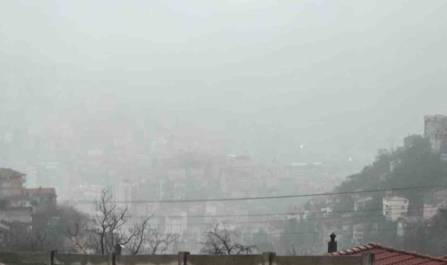 Zonguldak'ta sis ve yağışlı hava etkili oluyor