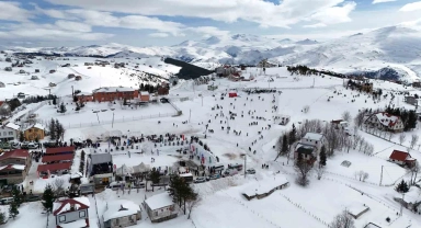 2 bin rakımda renkli festival
