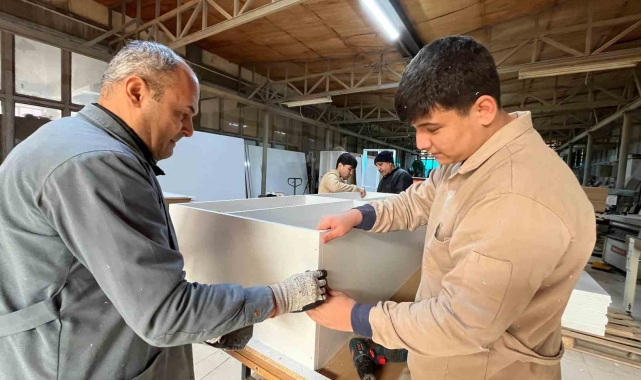 400 yataklı acil durum hastanesinin mobilyaları meslek lisesinden