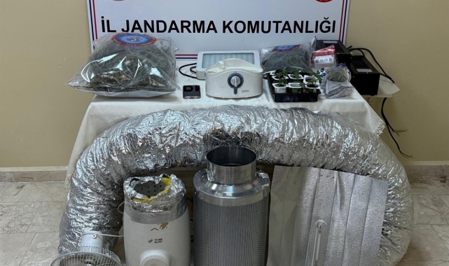 5 adrese uyuşturucu baskını: 4 şüpheli gözaltına alındı