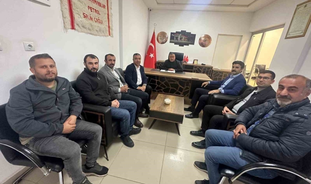 6 Şubat depremlerinde araçlara akaryakıt desteğinde bulunan iş adamına plaket