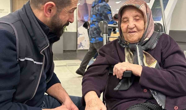 94 yaşındaki Sebile Nine'ye "Alo Evlat Sağlık" hizmeti
