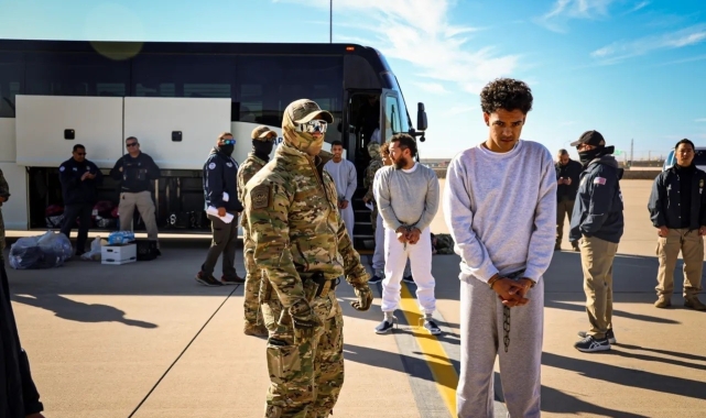 ABD, 10 "suçlu" göçmeni Guantanamo Körfezi'ne gönderdi
