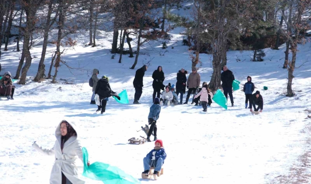 Adana'da köy usulü kayak şöleni
