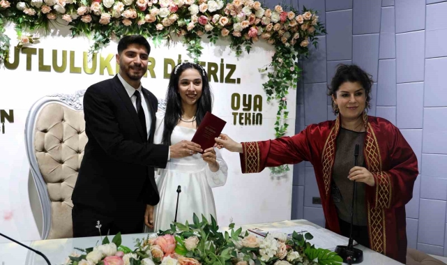 Adana'da nikah salonlarında 14 Şubat yoğunluğu