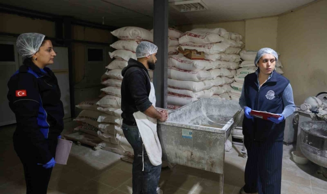 Adana'da zabıtadan şok denetim: Hijyene uymayan fırına ceza