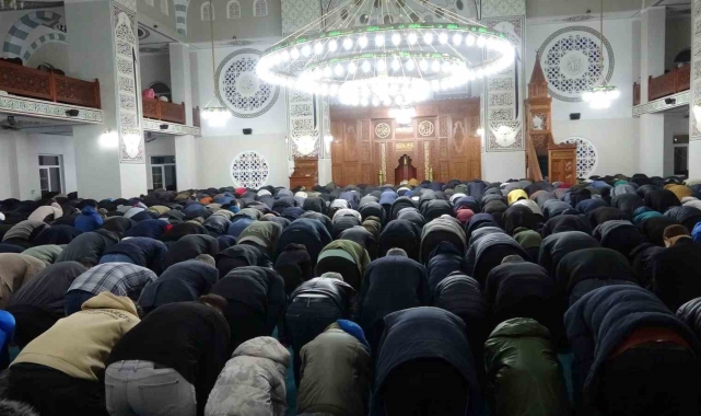 Adıyaman'da ilk teravih namazı kılındı