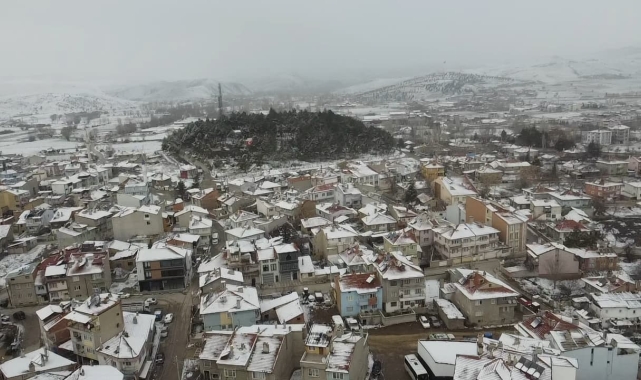 Afyonkarahisar'da kar yağışı etkili oldu