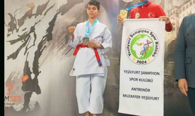 Afyonlu karate sporcusunun büyük başarısı