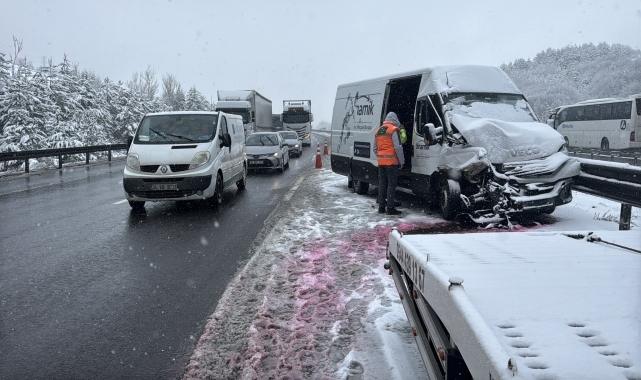 Anadolu Otoyolu'nun Bolu kesiminde 6 aracın karıştığı trafik kazalarında 1 kişi yaralandı