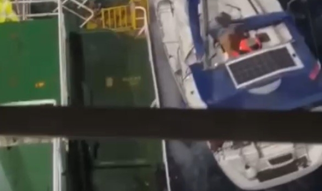 Antalya Körfezi'nde fırtınaya yakalanan teknede can pazarı