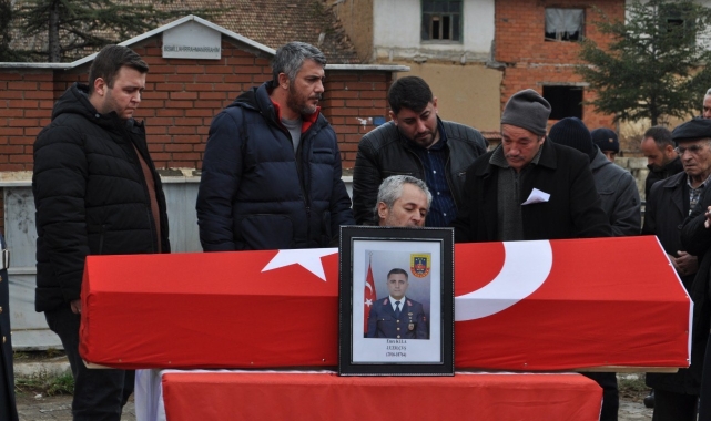 Arkadaşının silahıyla kendini vuran uzman çavuş Isparta'da toprağa verildi