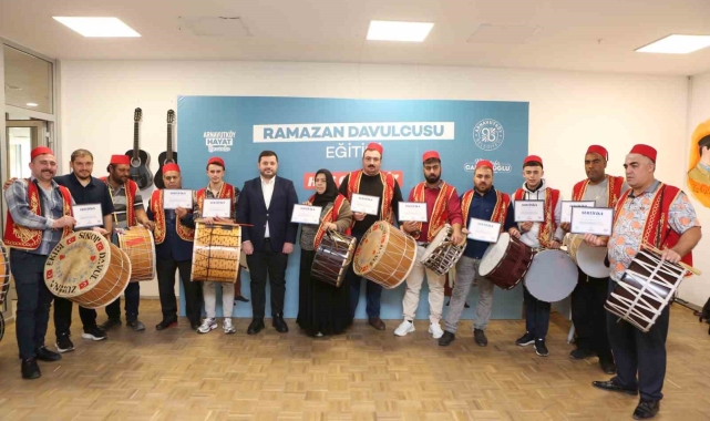 Arnavutköy Belediyesi'nden geleneksel ramazan davulculuğu eğitimi
